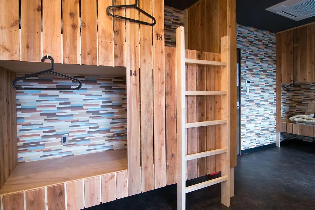 Tonagi Hostel & Cafe Fukuoka