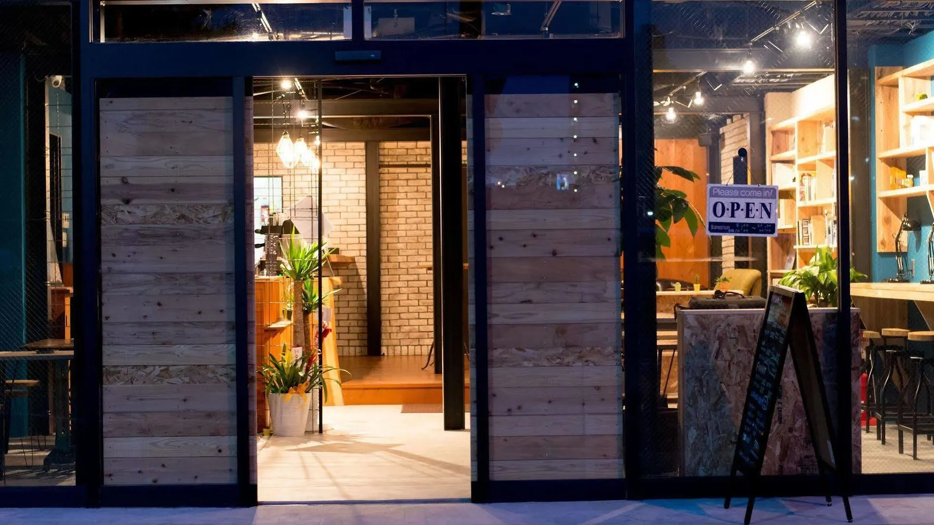 Tonagi Hostel & Cafe Fukuoka  Japan